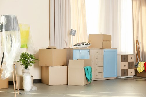Local moving truck service for Canary Wharf apartment and office relocations