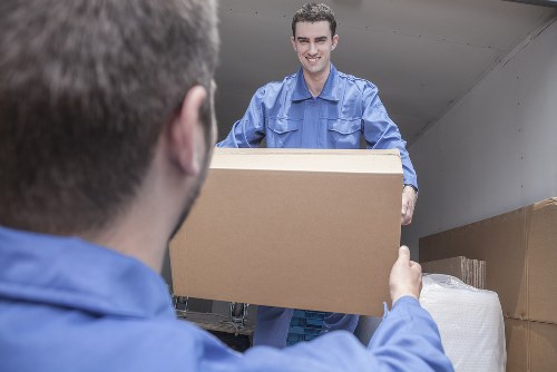 Professional moving truck service for Canary Wharf residents and businesses